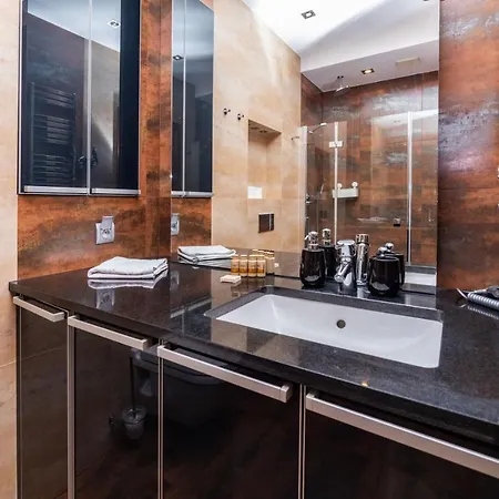 Broadway - Neptun Park By Oneapartments * Γκντανσκ